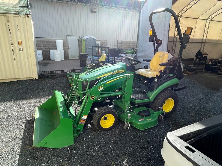 2024-john-deere-1025r-image-1