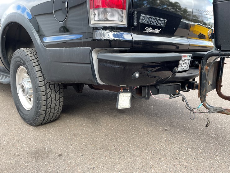 2003-ford-excursion-image-42