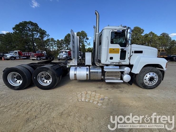 2017-mack-chu613-image-6