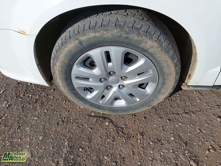 2016-dodge-grand-caravan-image-8