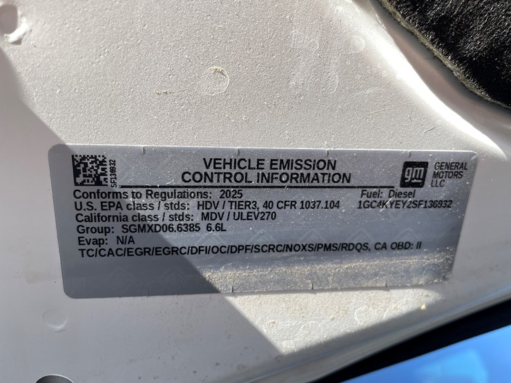 2025-chevrolet-silverado-image-80