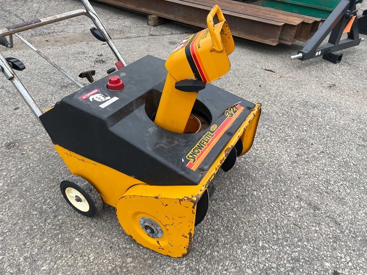 #14032-•-mtd-3/21-snowblower-(o4)-image-11