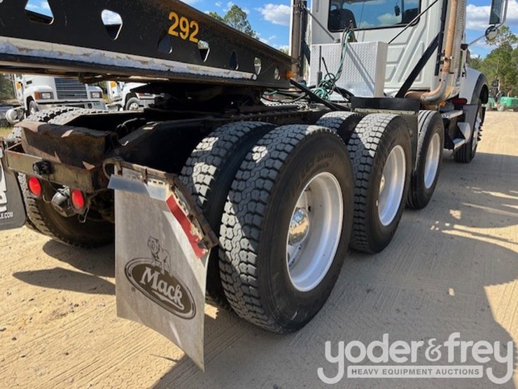 2009-mack-gu713-image-7