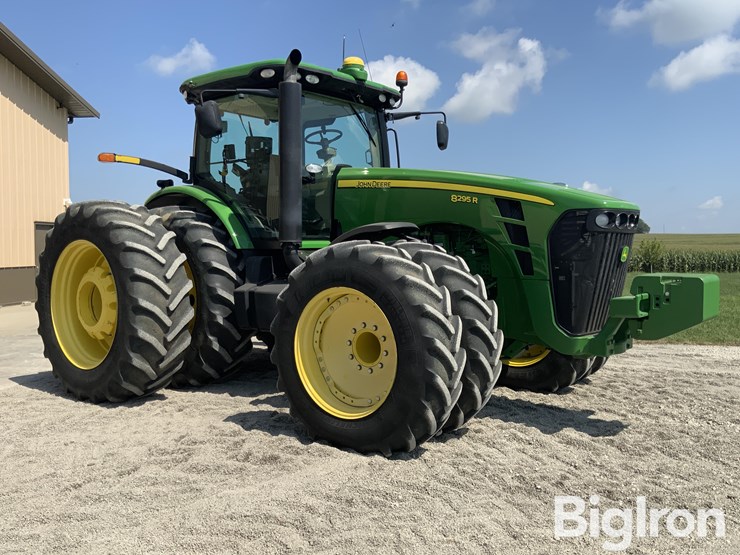 2010-john-deere-8295r-image-3