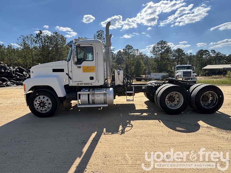 2017-mack-chu613-image-2