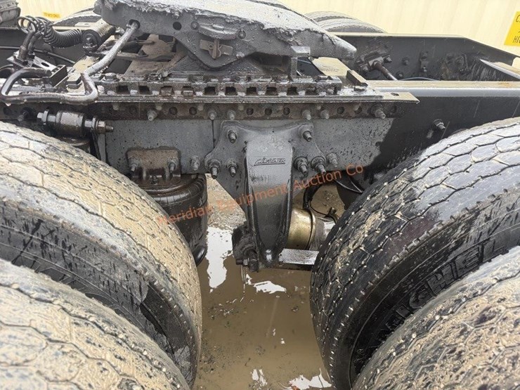 2015-freightliner-cascadia-113-image-21