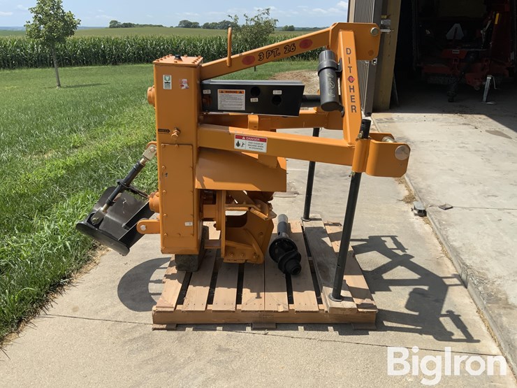 hurricane-3-pt-26"-ditcher-image-4