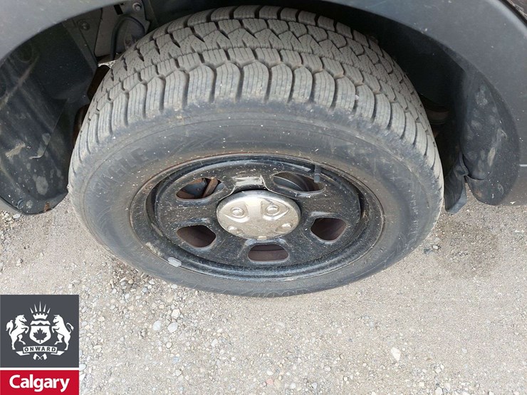 2017-ford-explorer-image-25