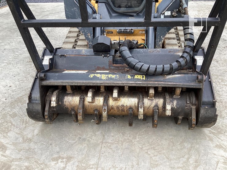 2020-deere-331g-image-9