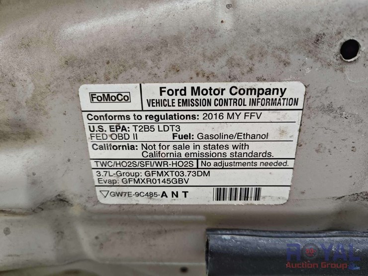 2016-ford-explorer-image-30