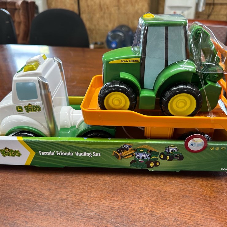 #90C • Kids Farming Friends Hauling Set