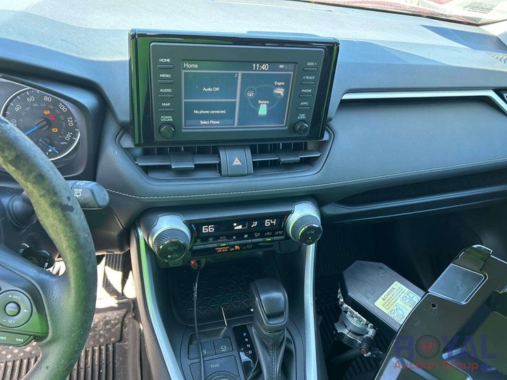 2019-toyota-rav4-le-image-15