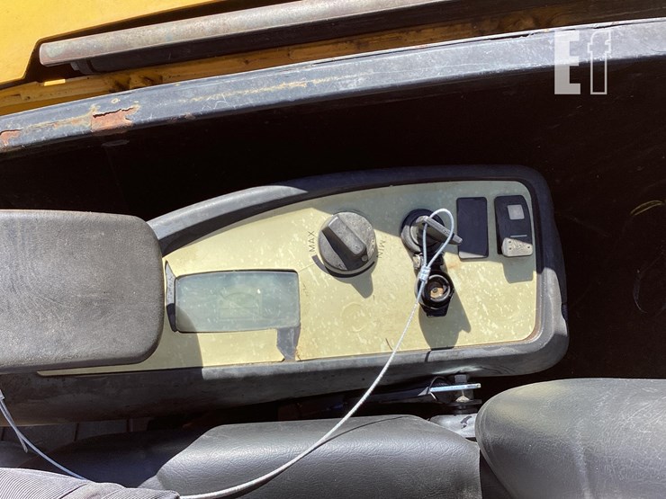 2007-jcb-8040-image-17