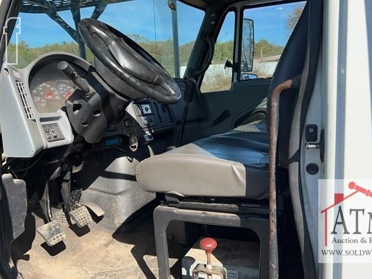 2005-international-durastar-4300-image-10