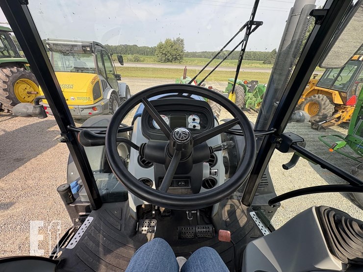 2016-new-holland-ts6.120-image-24