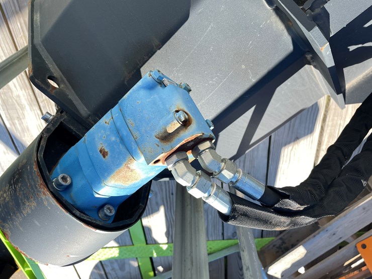 #4519-•-unused-skid-steer-mount-72"-tiller-image-8