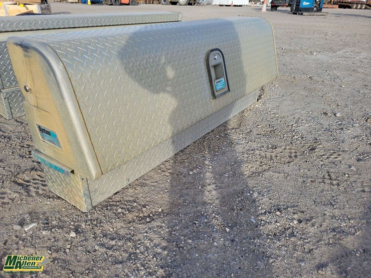 truck-bed-tool-box-67inch-image-1