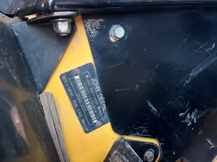 2006-john-deere-320-image-17