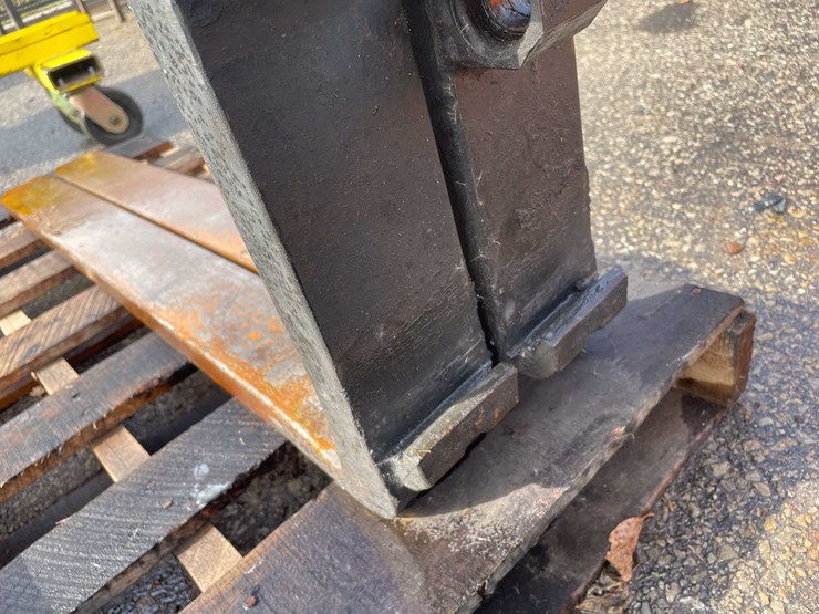 #14067-•-pair-of-42"-forks-(o10)-image-8