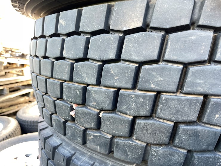 #5703-•-(6)-sampson-gl268d-19.5-tires-image-8