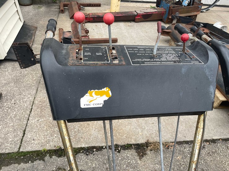 #14035-•-(2)-bolens-24"-snow-blower-(o4)-image-37