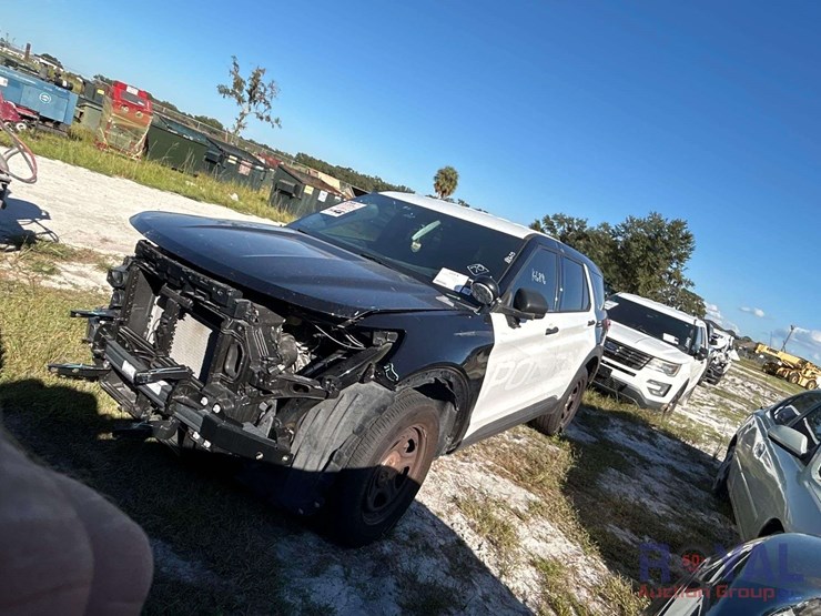 2022-ford-explorer-image-2