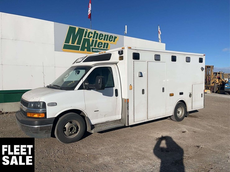 2018-chevrolet-express-s/a-ambulance-image-1