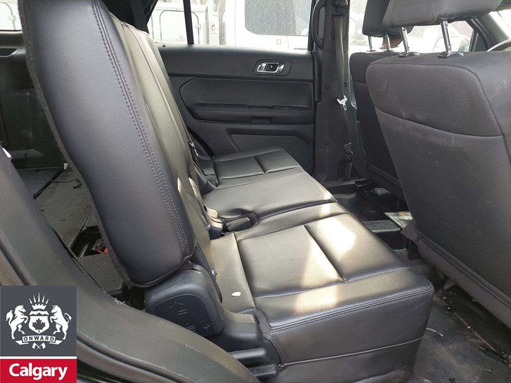 2017-ford-explorer-image-16