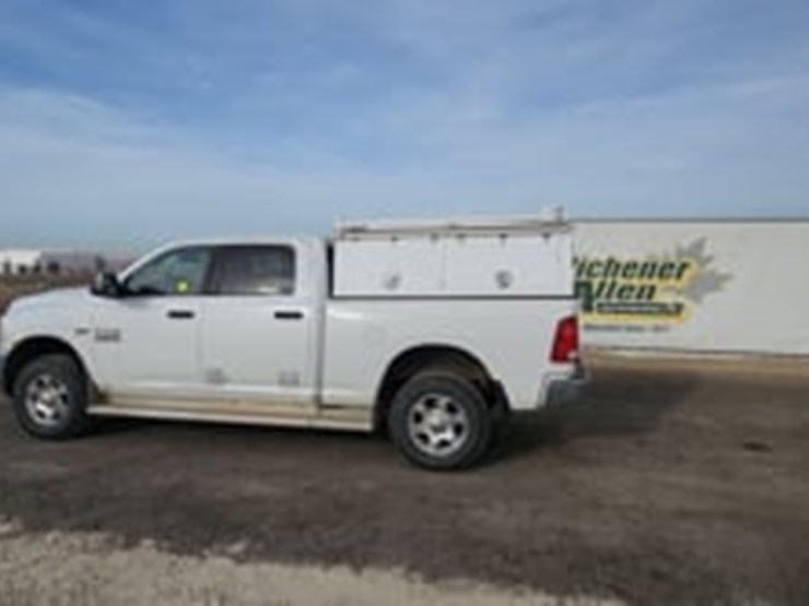 2016-ram-2500-slt-image-5