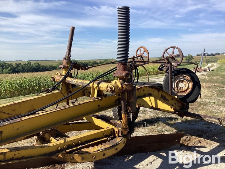 12'-pull-type-road-grader-image-15