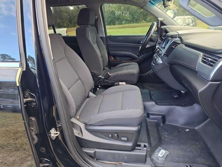 2019-chevrolet-tahoe-image-23