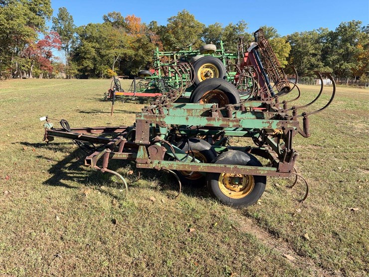 john-deere-1010-image-8