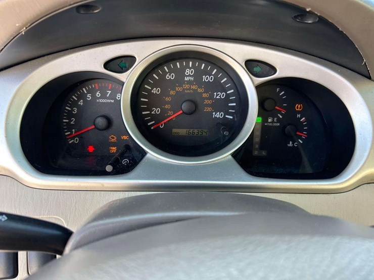 2005-toyota-highlander-image-14