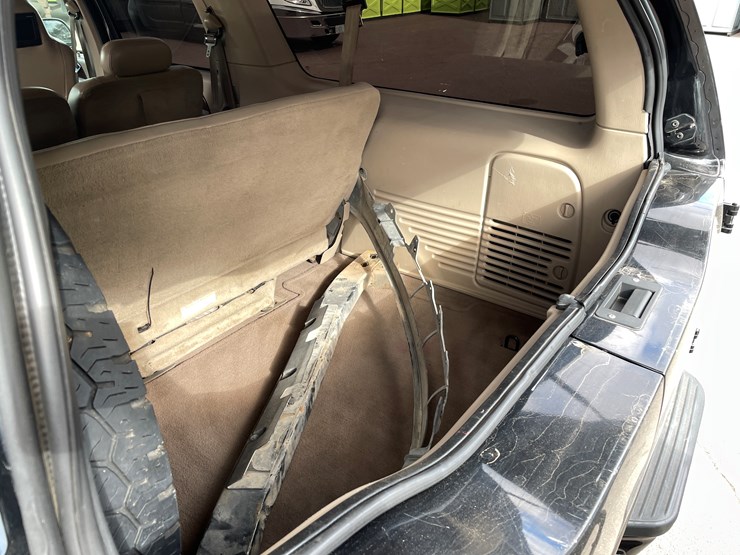 2003-ford-excursion-image-69