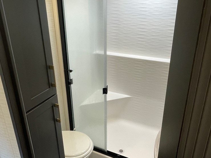 #4502-•-2025-forest-river-xlr-nitro-lux-toy-hauler-(wi-title)-image-63