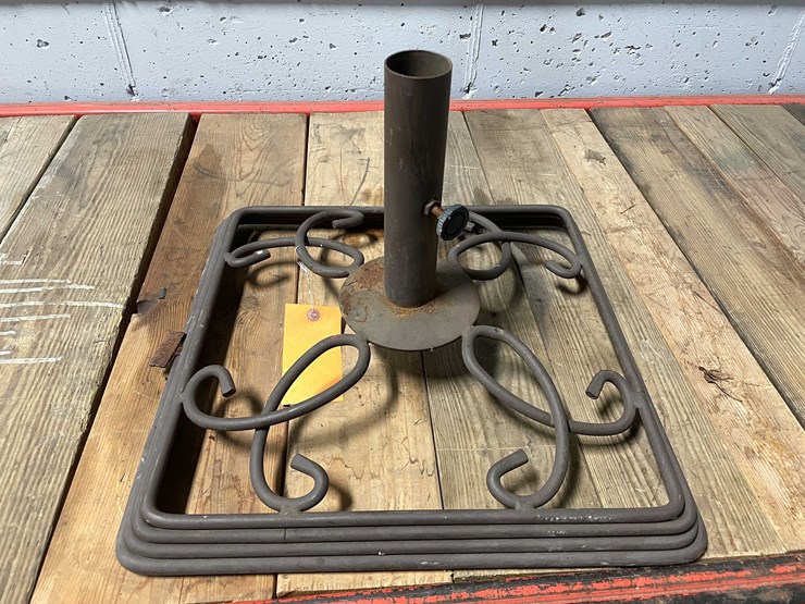 #14022-•-patio-umbrella-base-(o3)-image-1