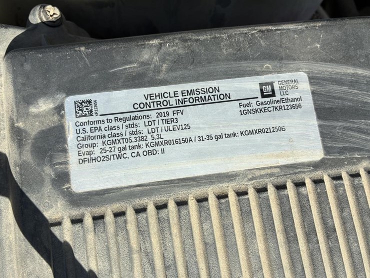 2019-chevrolet-suburban-image-12