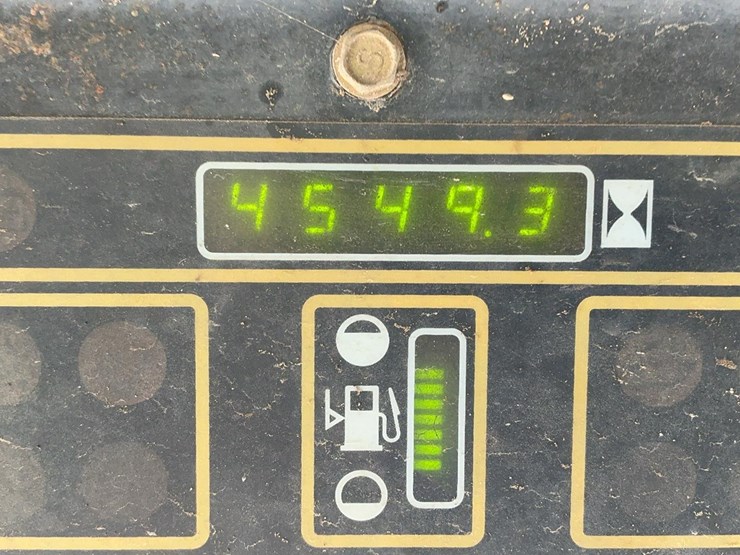 new-holland-ls190-image-10