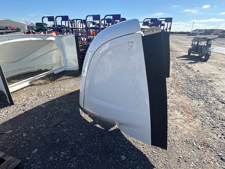 #28387-•-semi-truck-wind-deflector-image-4