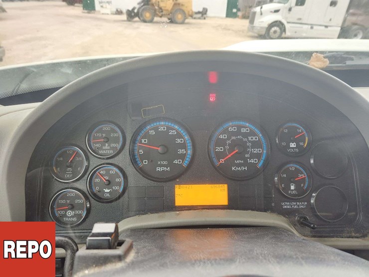 2016-international-durastar-4300-image-27