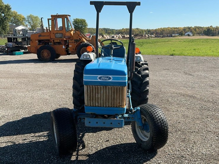 1983-ford-1510-image-4