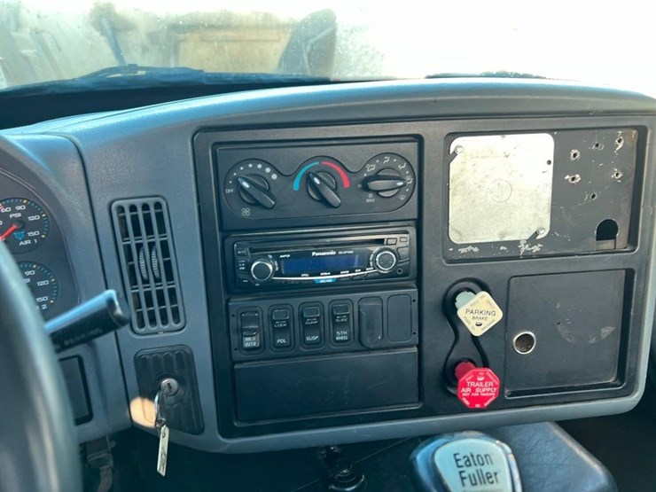 2004-international-8600-image-20