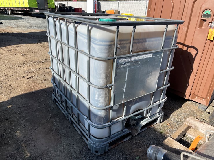 #5723-•-275-gallon-poly-tote-image-5