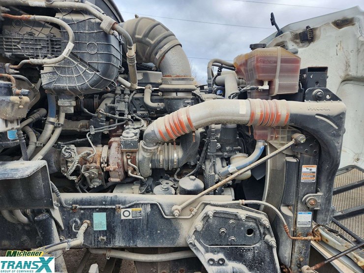 2019-peterbilt-579-image-23