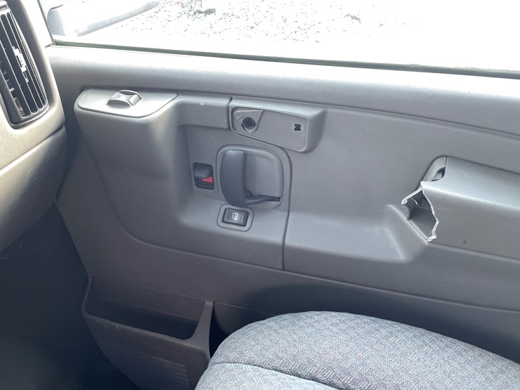 2007-chevrolet-g3500-image-66