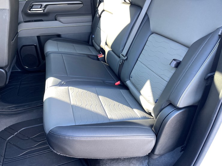 2025-chevrolet-silverado-image-52