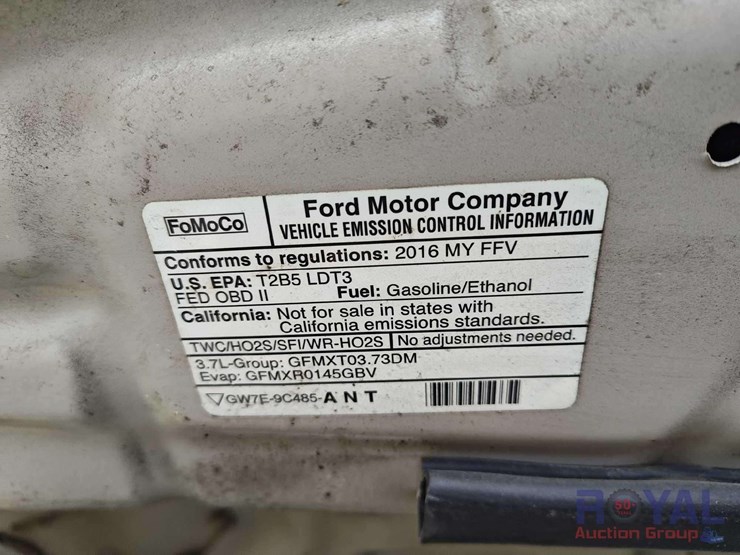 2016-ford-explorer-image-35