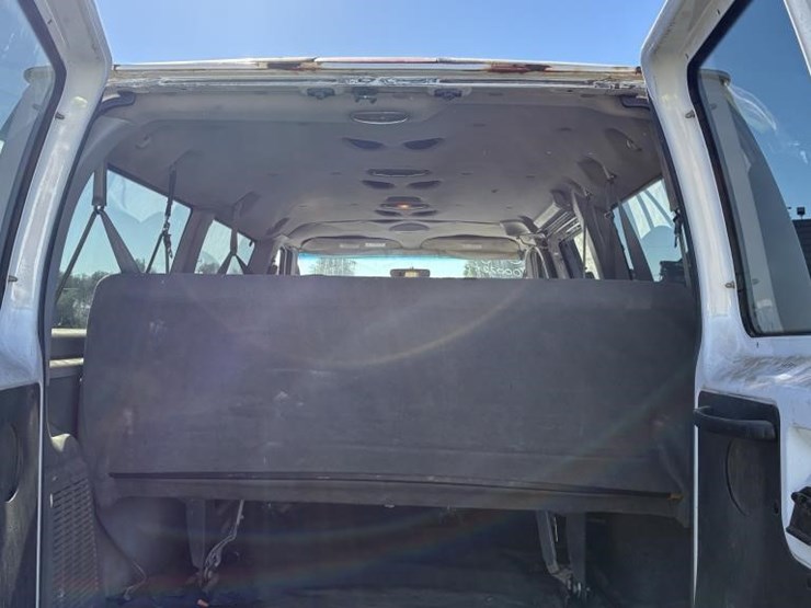 2006-ford-e350-image-13