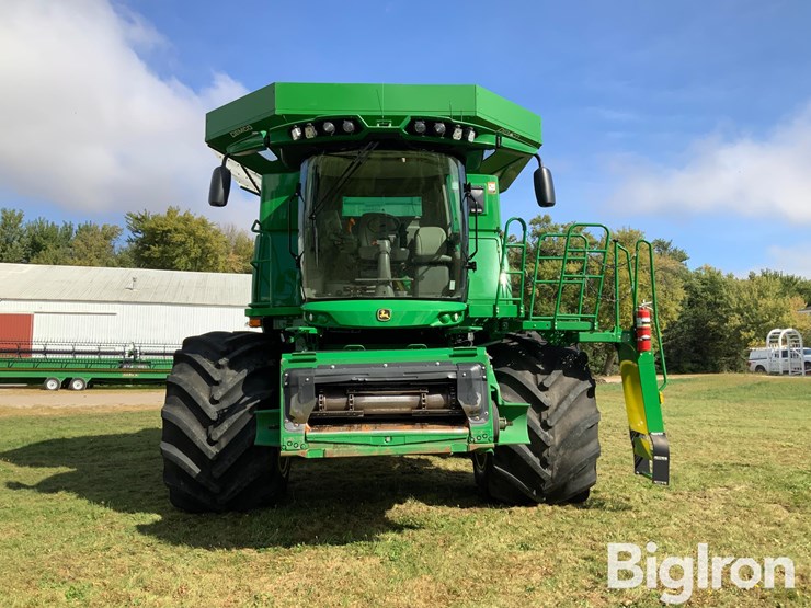 2022-john-deere-s790-image-2