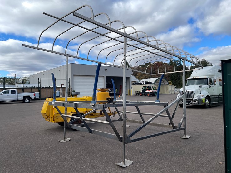 #4517-•-shore-master-aluminum-pontoon-lift-image-4